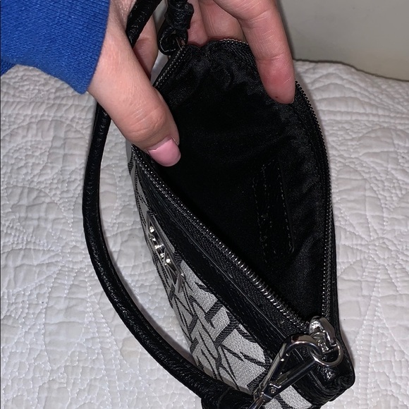 Black & white calvin klein wristlet - Picture 2 of 2